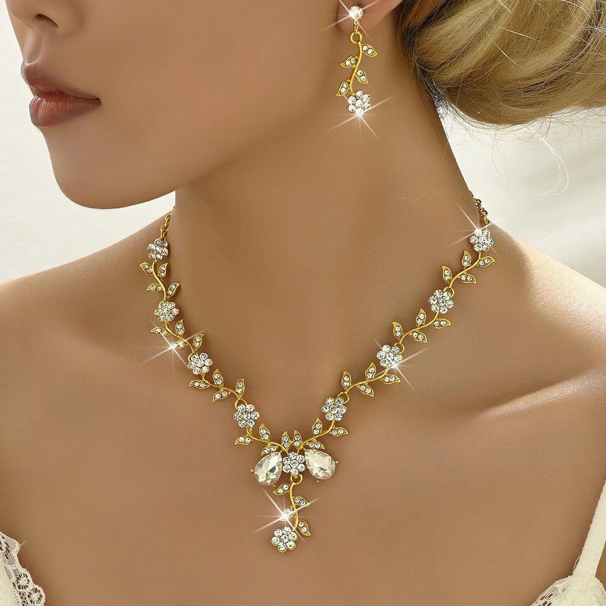 Ensemble de bijoux de mariée en strass pour femmes, ensemble collier et boucles d'oreilles en cristal, accessoires de bal de mariage, bijoux de déclaration scintillants